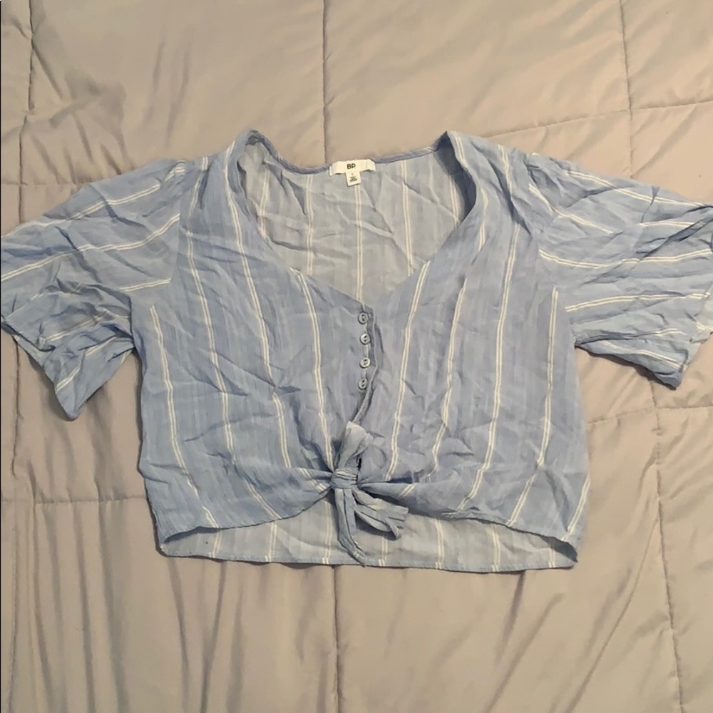 Crop tied blouse